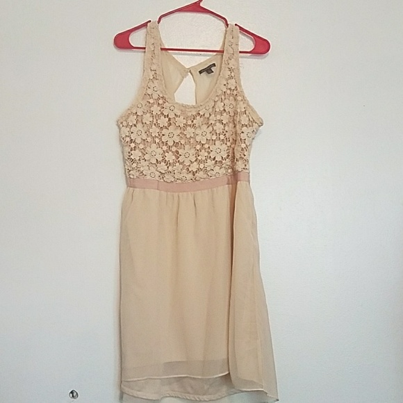 American Eagle Outfitters Dresses & Skirts - American Eagle partial open back dress